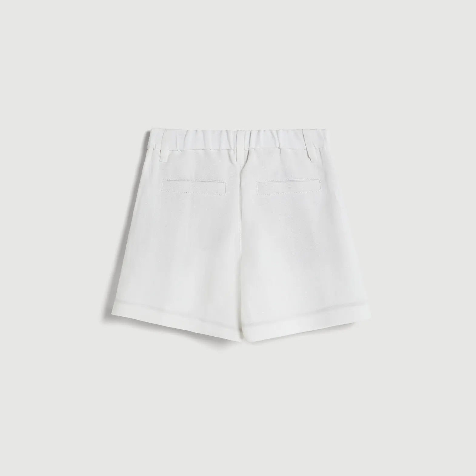 Children's white shorts with an elastic waistband